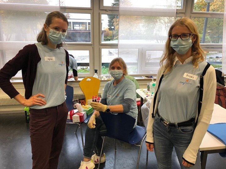 Die zweite Testphase l&auml;uft &ndash; Schulen in Volketswil und Zollikon wurden bereits besucht. Mehr Infos via Bio-Link.
#ciaocorona #corona #z&uuml;rich #schulen #virus #covid19 #volketswil #zullikon #testreihe #antik&ouml;rper #antik&ouml;rpertest #machmit